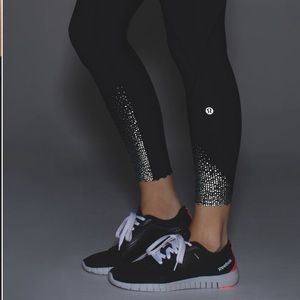 Lululemon right stuff tight (first edition)